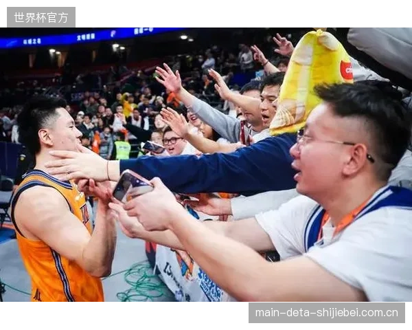 上海久事男篮锁定常规赛冠军,创造队史最佳战绩并直通季后赛八强。 上海久事男篮锁定常规赛冠军,创造队史最佳战绩并直通季后赛八强。